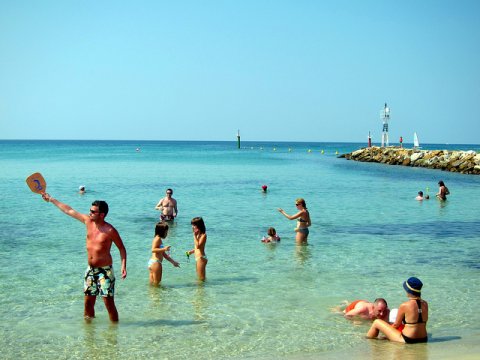 Apostolos - CC by-sa