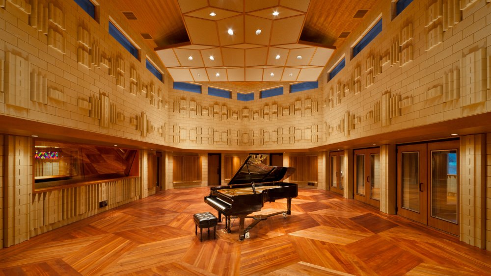 MusicRoom1b.jpg