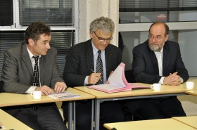 De gauche à droite : Jean-Christophe Pettier, directeur de l’Enssat, Jean-Claude Jeanneret, directeur général de l’Institut Mines-Télécom et Jacques Tisseau, directeur de l’Enib à Télécom Bretagne, vendredi 31 janvier.