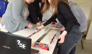 Activité réalisation d'une bonbonde lors de la FIA d'avril 2018 au Centre des Abeilles Quimper.