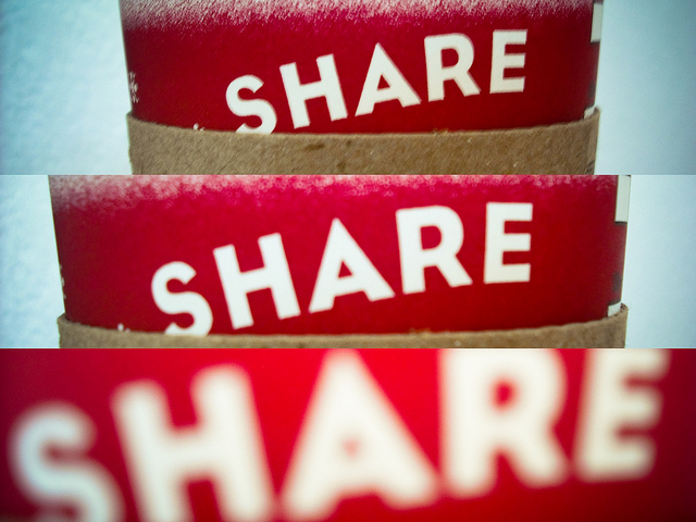 Share. Par Carlos Maya. CC-BY. Source : Flickr